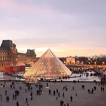 Budget Studio- The River Seine