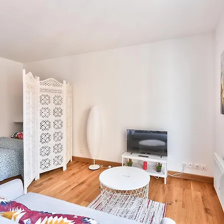 Apartment Budget Studio- The River Seine Saint-Denis (Seine-Saint-Denis)