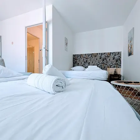 Apartment Budget Studio- The River Seine